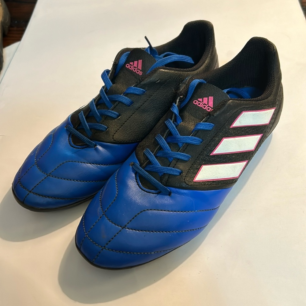 adidas Soccer / Football Cleats Men’s 6